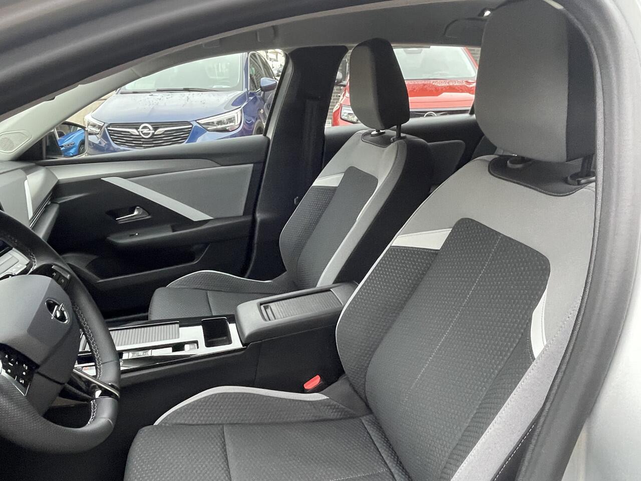 Opel ASTRA Sports Tourer 1.2 Business Edition ECC/Parkeerhulp V+A/Apple Carplay/Android Auto.