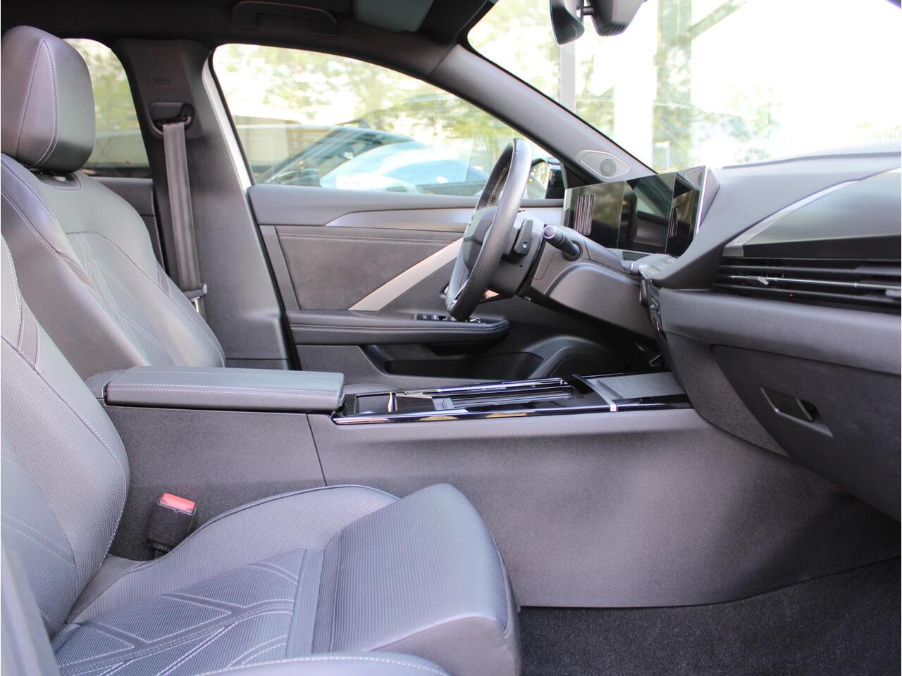 Opel ASTRA Sports Tourer 1.2 Turbo Ultimate | Navi / Panoramadak / Leder