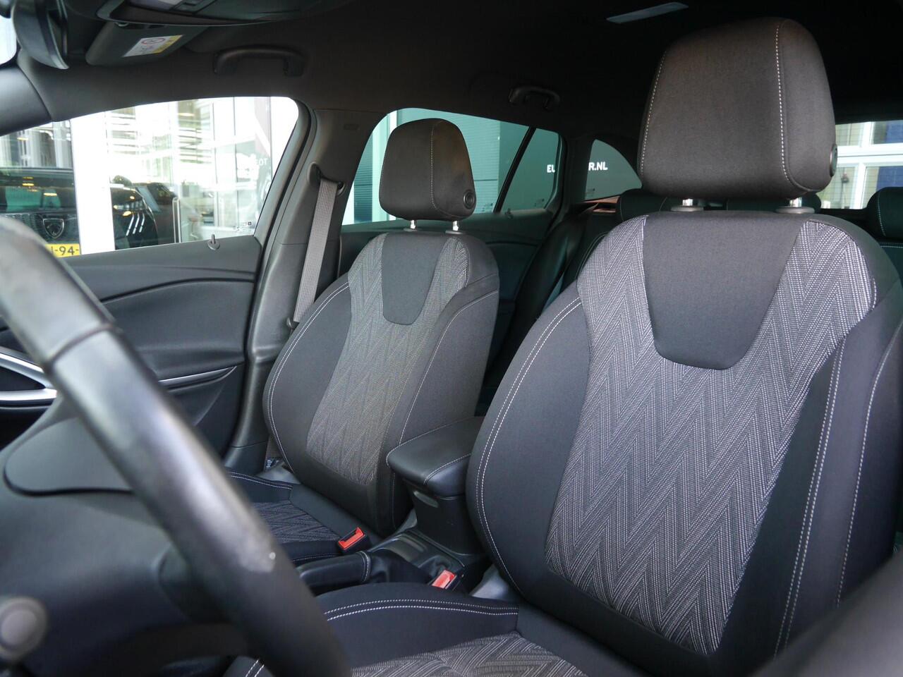 Opel ASTRA Sports Tourer 1.2 Edition 2020 130PK | Trekhaak | Lichtmetalen velgen | Parkeersensoren voor en achter | Cruise control | Climate control | Led