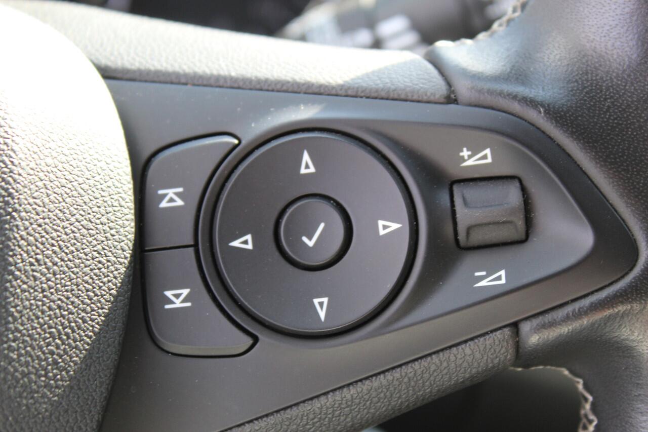 Opel ASTRA Sports Tourer 1.2 110pk Elegance Climate control , Camera , Cruise control , Stoel en stuur verwarming Bluetooth , LED dagrijverlichting ,