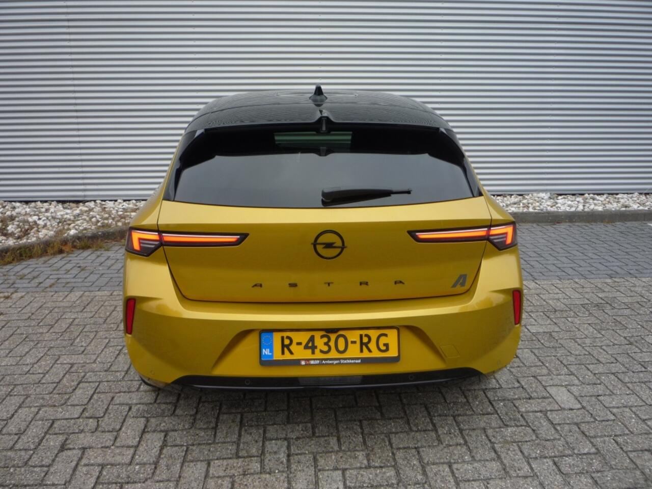 Opel ASTRA 1.2 Turbo (130Pk) Ultimate Intro Schuif/Kantel Navi Géén Aflever