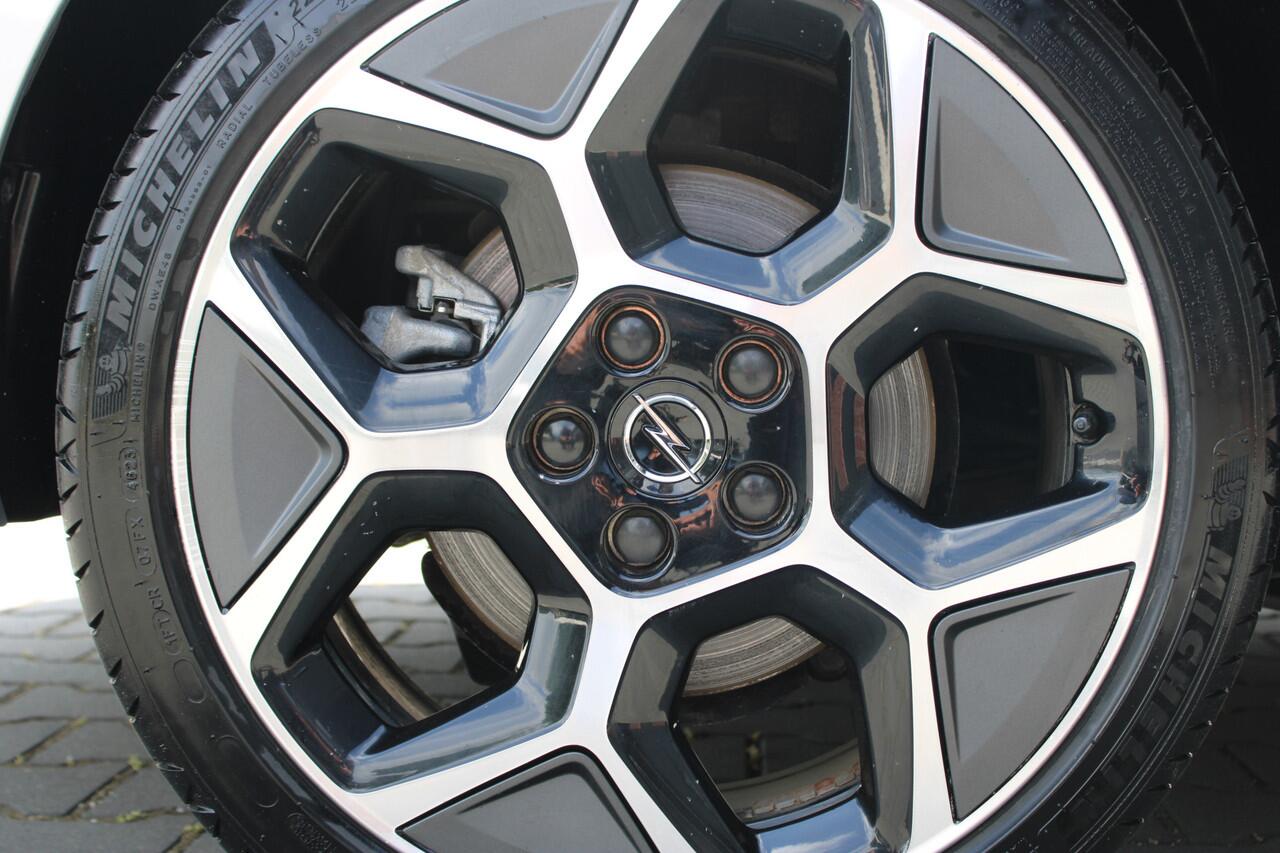 Opel ASTRA Sports Tourer 1.6 Turbo Plug In Hybrid Ultimate Edition Leder - Panoramadak - Adaptieve cruise control Head Up display - Sportstoelen - Complete uitvoering 225 pk