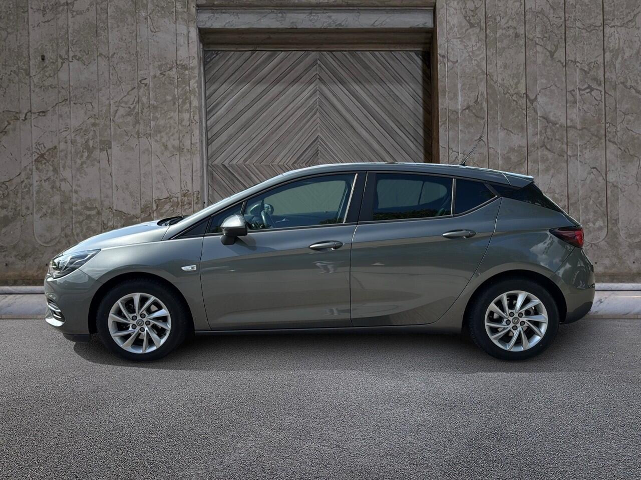 Opel ASTRA 1.2 Edition, led, navi, carplay 5 drs