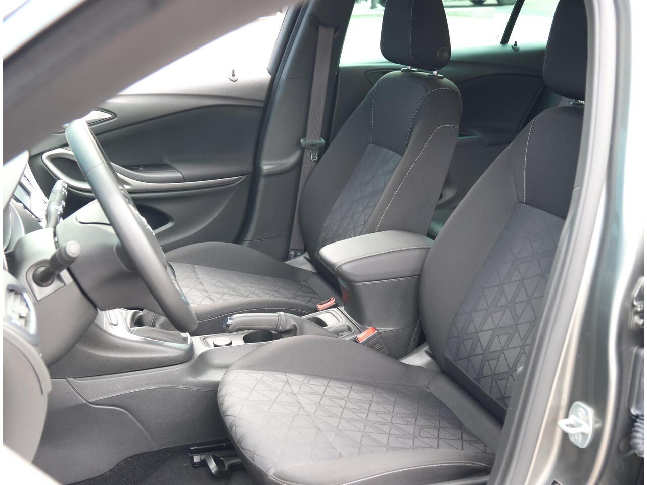 Opel ASTRA Sports Tourer 1.4 150PK Turbo 120 Jaar Edition | AppleCarPlay/AndroidAuto | Climate Control | Navigatie | Armsteun | Cruise Control | Trekhaak | Parkeersensoren | Privacy Glass | Isofix |