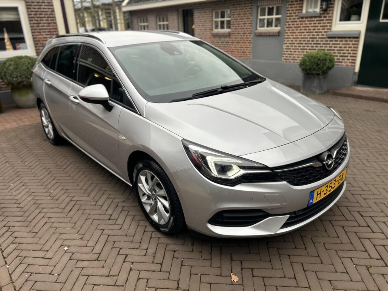 Opel ASTRA Sports Tourer 1.2 130pk Eleg. Navi, Camera, Carplay, Trekhaak, NL-auto