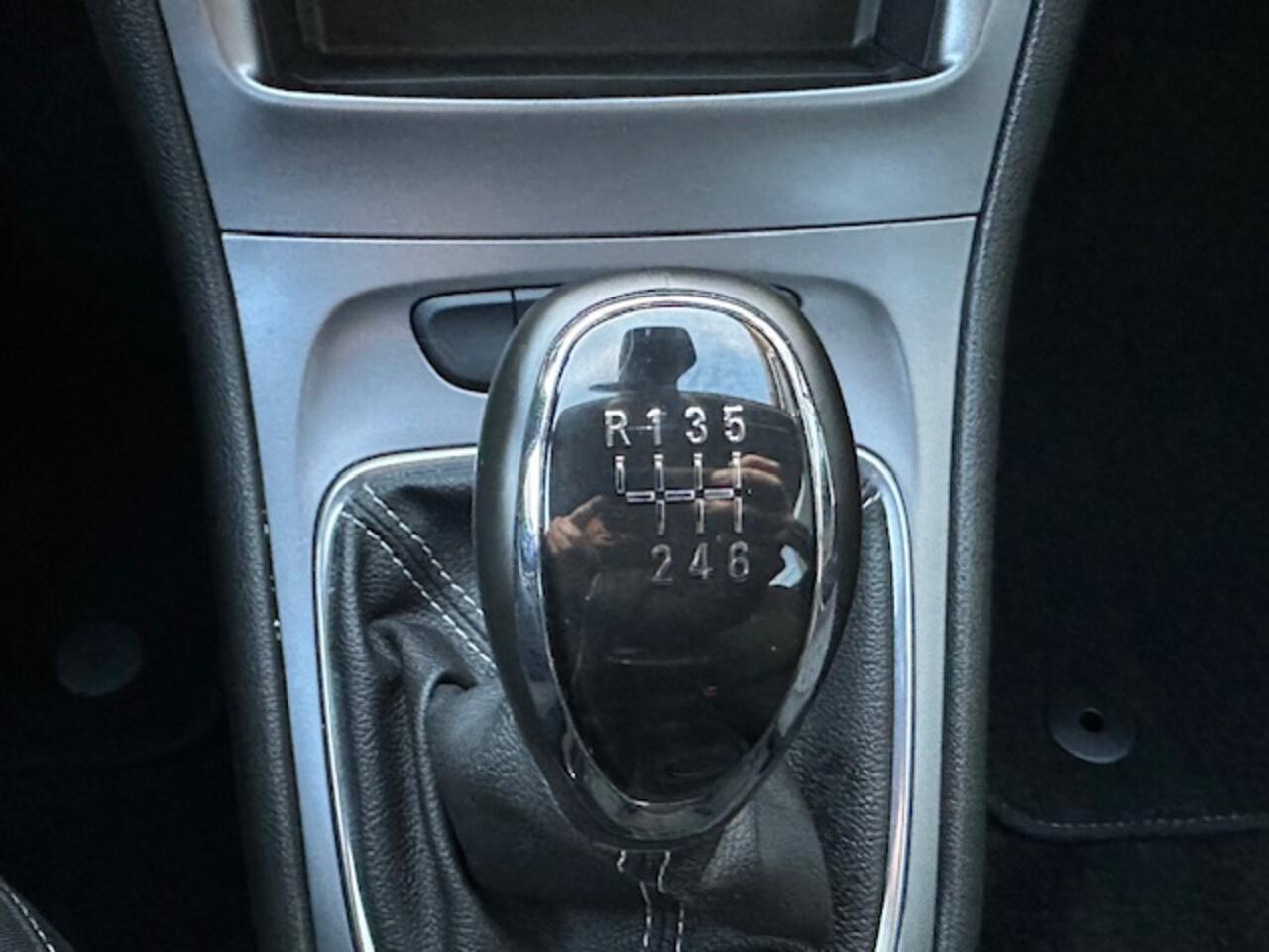 Opel ASTRA 1.2 Business Edition/ Incl afl.pakket en 12 mnd Bovag garantie