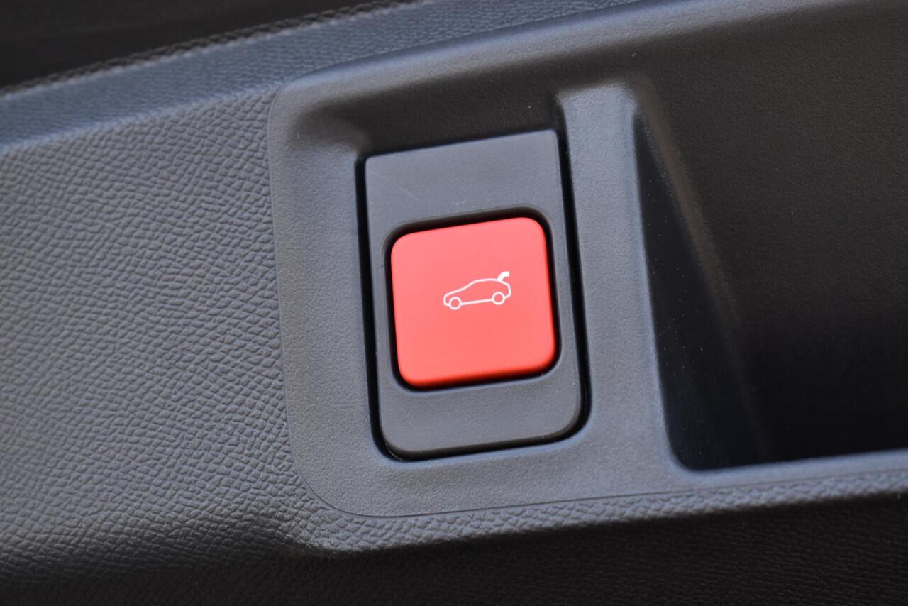 Opel ASTRA Sports Tourer 1.2 Turbo Hybrid Ultimate | Schuif-kantel dak / Stoel-stuur verw. / Head up Display