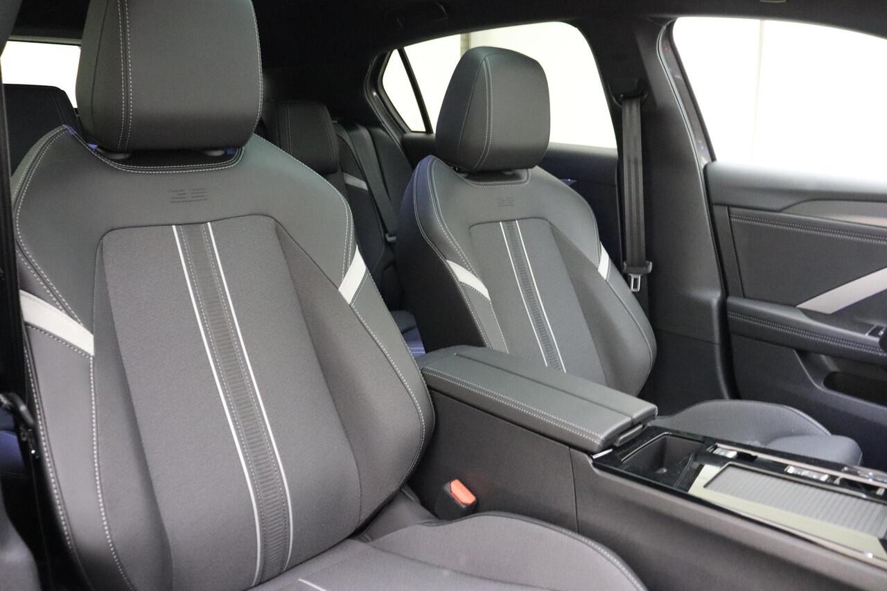 Opel ASTRA 1.2 Turbo 145pk Hybrid GS 145 PK Automaat | ¤ 7.000 ACTIEKORTING! | Navigatie | Panoramisch schuif/kanteldak | Stoel & Stuurverwarming | Climate control | Rondomzicht camera | Extra getint glas | 18" Lichtmetalen velgen