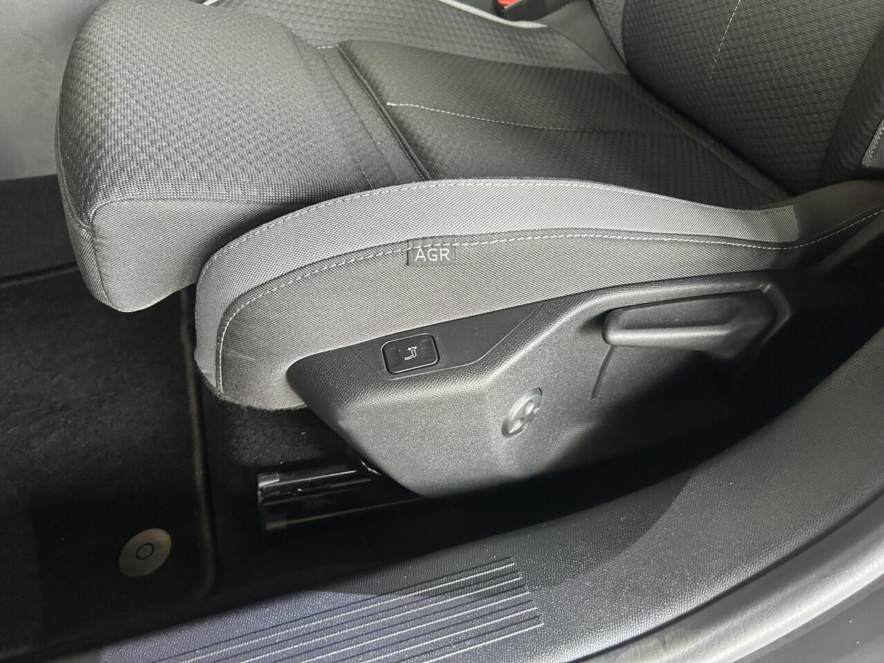 Opel ASTRA Sports Tourer 1.2 Turbo Edition / Stoelverwarming / Stuurverwarming / Apple Carplay