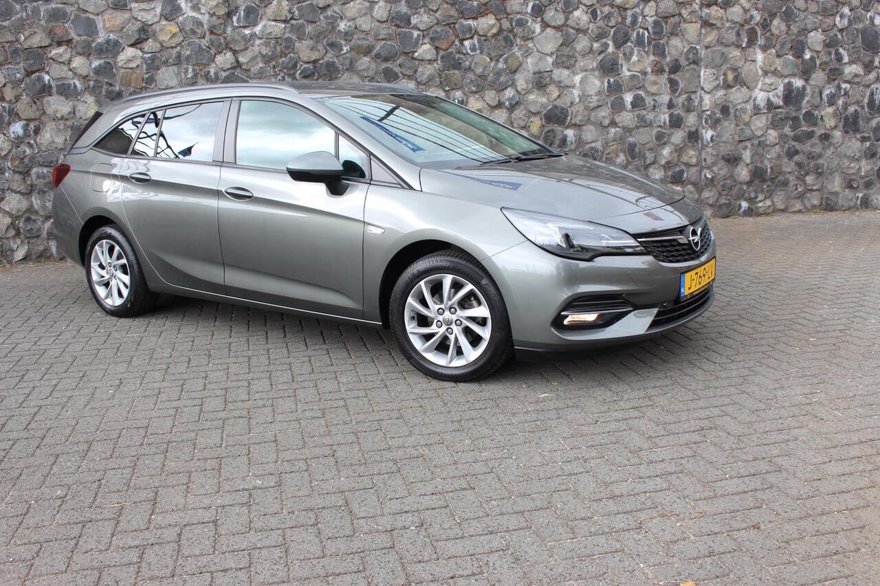 Opel ASTRA Sports Tourer 1.2 Business Executive , 146PK, afn trekhaak, camera, dab audio, navi. agr comfort stoel.