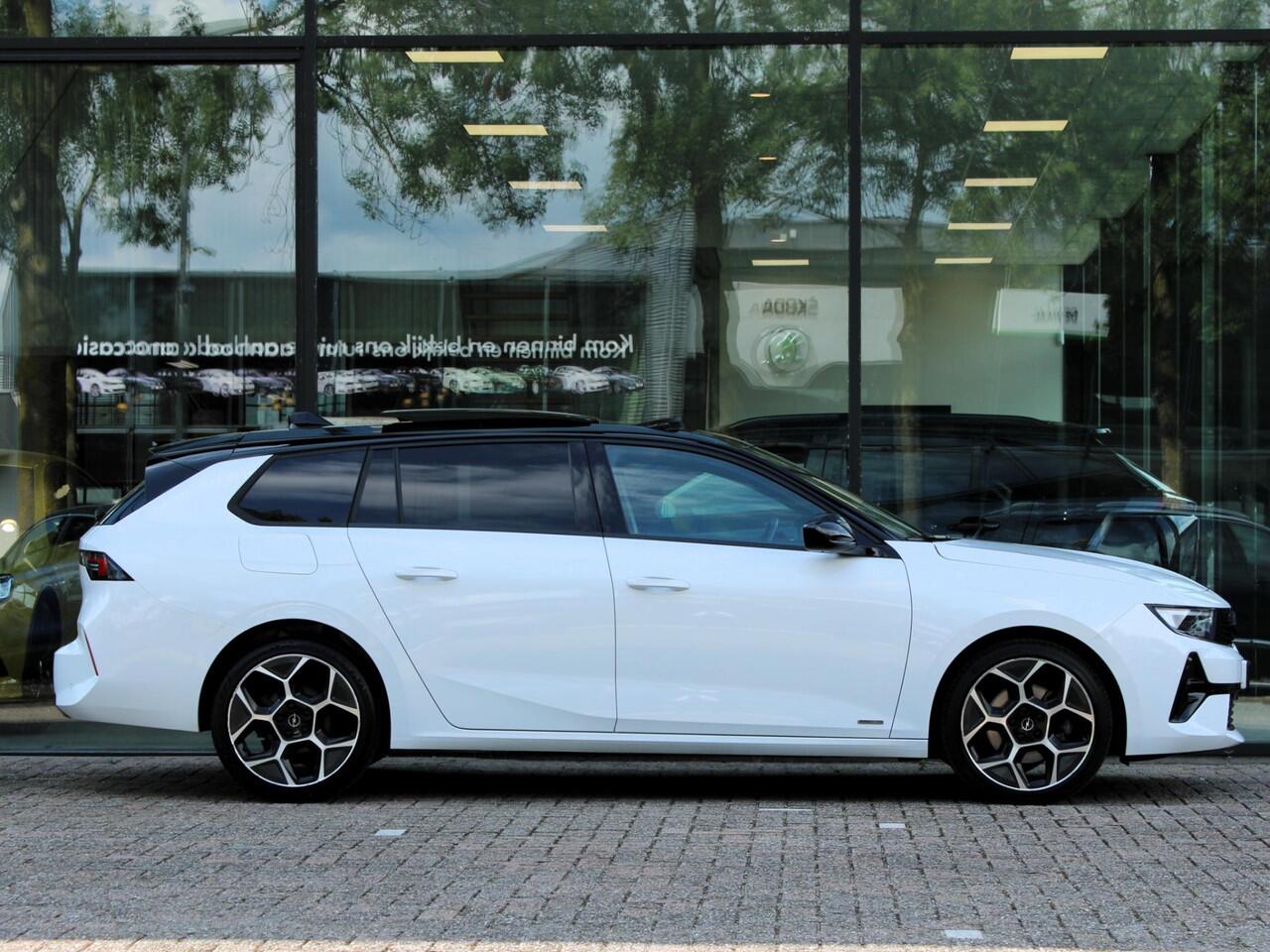 Opel ASTRA Sports Tourer 1.2 Turbo Ultimate | Navi / Panoramadak / Leder