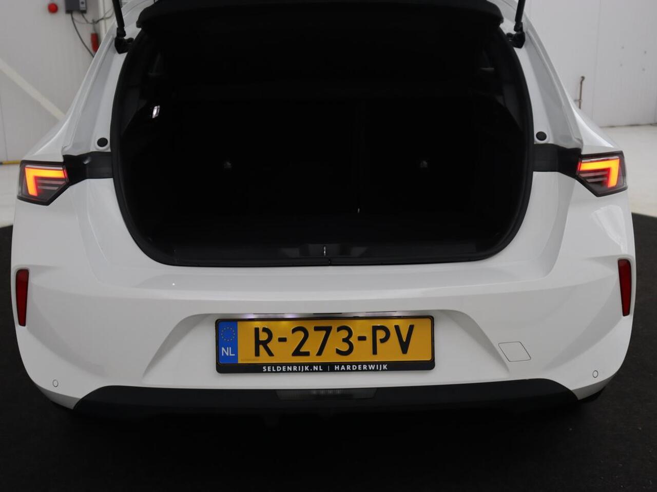 Opel ASTRA 1.6 Hybrid Edition | Trekhaak | Adaptive cruise | Carplay | Full LED | Parkeerhulp | Digital Cockpit | DAB | Keyless start