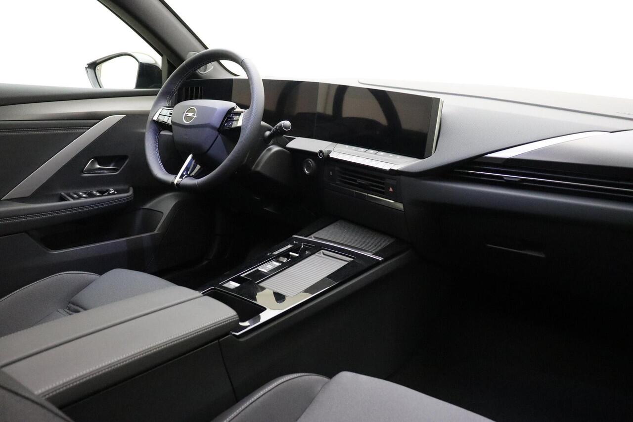 Opel ASTRA 1.2 Turbo 145pk Hybrid GS 145 PK Automaat | ¤ 7.000 ACTIEKORTING! | Navigatie | Panoramisch schuif/kanteldak | Stoel & Stuurverwarming | Climate control | Rondomzicht camera | Extra getint glas | 18" Lichtmetalen velgen