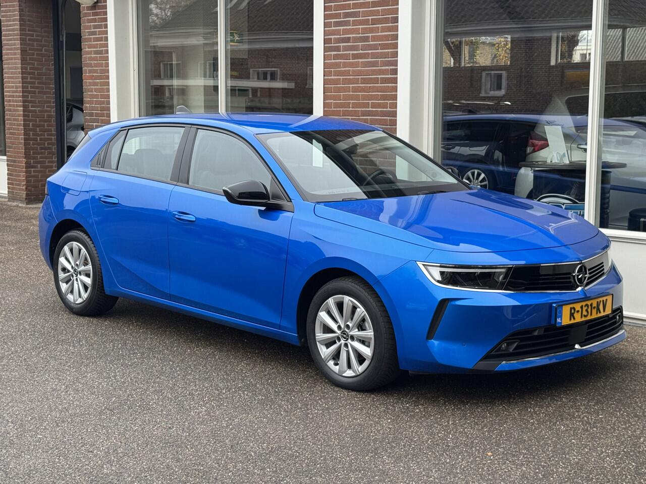 Opel ASTRA 1.2 Edition Rijklaar ! 110 Pk, Airco/ECC, Navigatie,