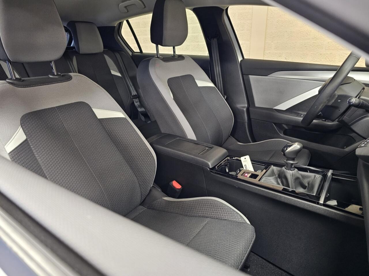 Opel ASTRA 1.2 Turbo (110Pk) Edition Navi Géén Afleverkosten