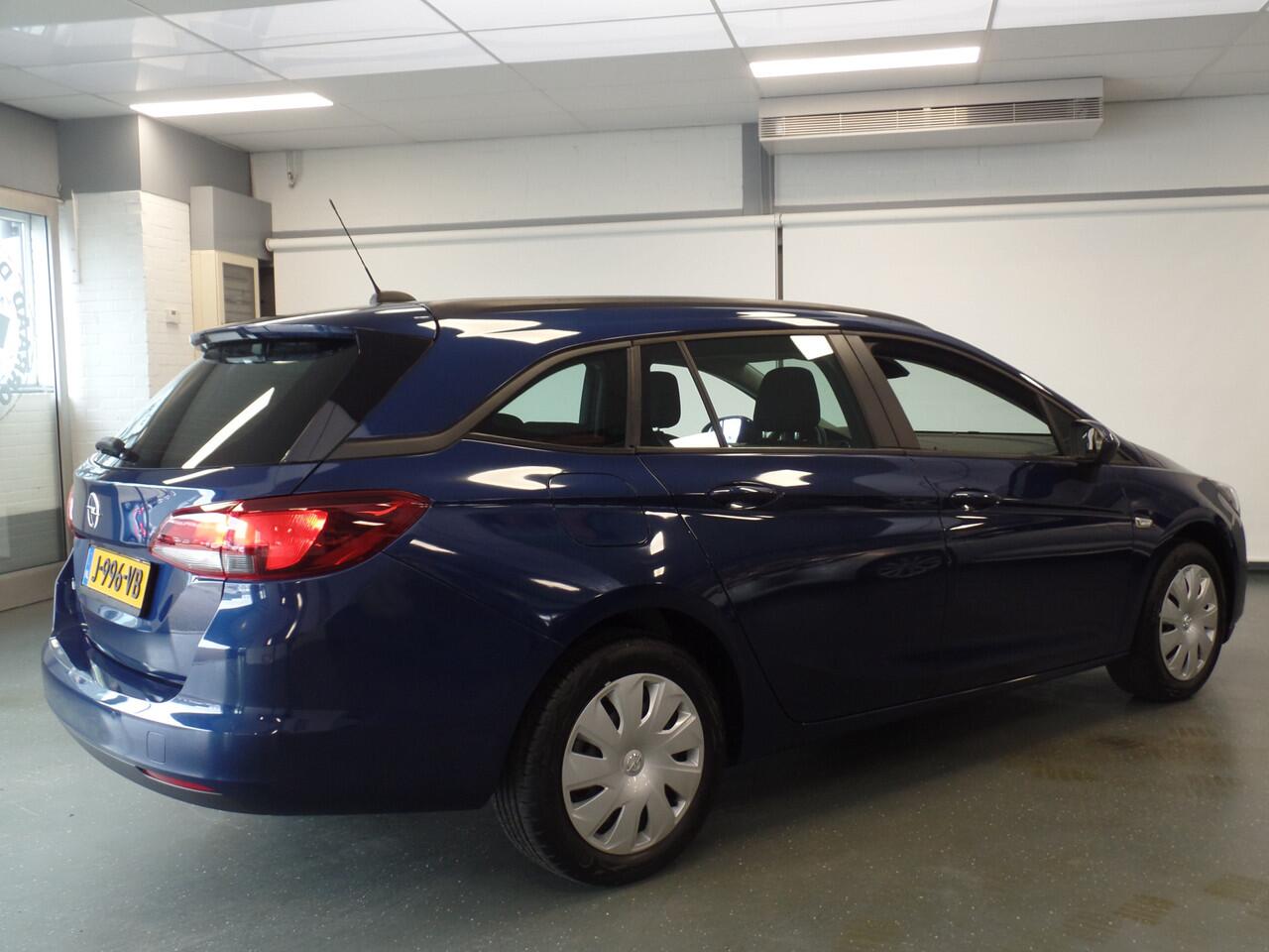 Opel ASTRA Sports Tourer 1.2 Business Executive Apple Carplay, Achteruitrijcamera, Clima controle, Cruise controle, Elek ramen V/A, Led verlichting, PdcV/A, Nederlandse auto!! Bovag afleverpakket 695,-