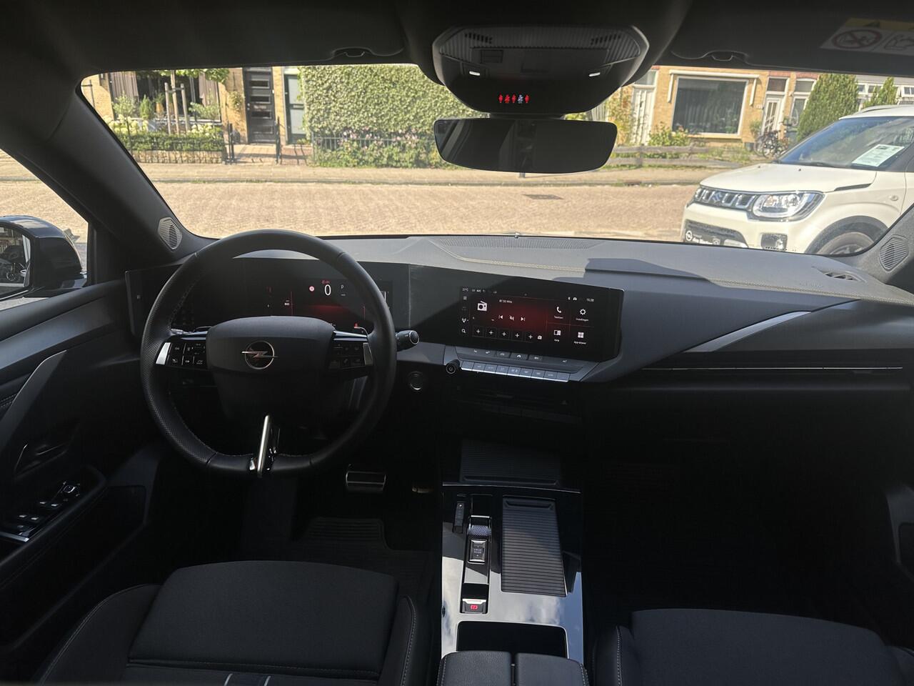 Opel ASTRA Sports Tourer 1.2 Turbo GS Key less/Camera V+A/Stoel en stuurverwarming.