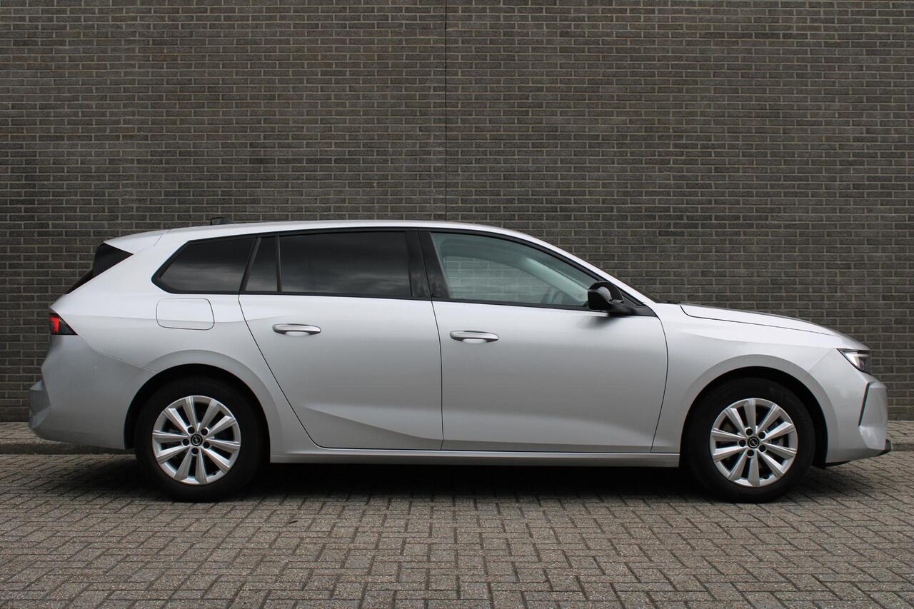 Opel ASTRA Sports Tourer 1.2 Level 2 Cruise en Climate Control, Parkeersensoren Voor en Achter, Navigatie