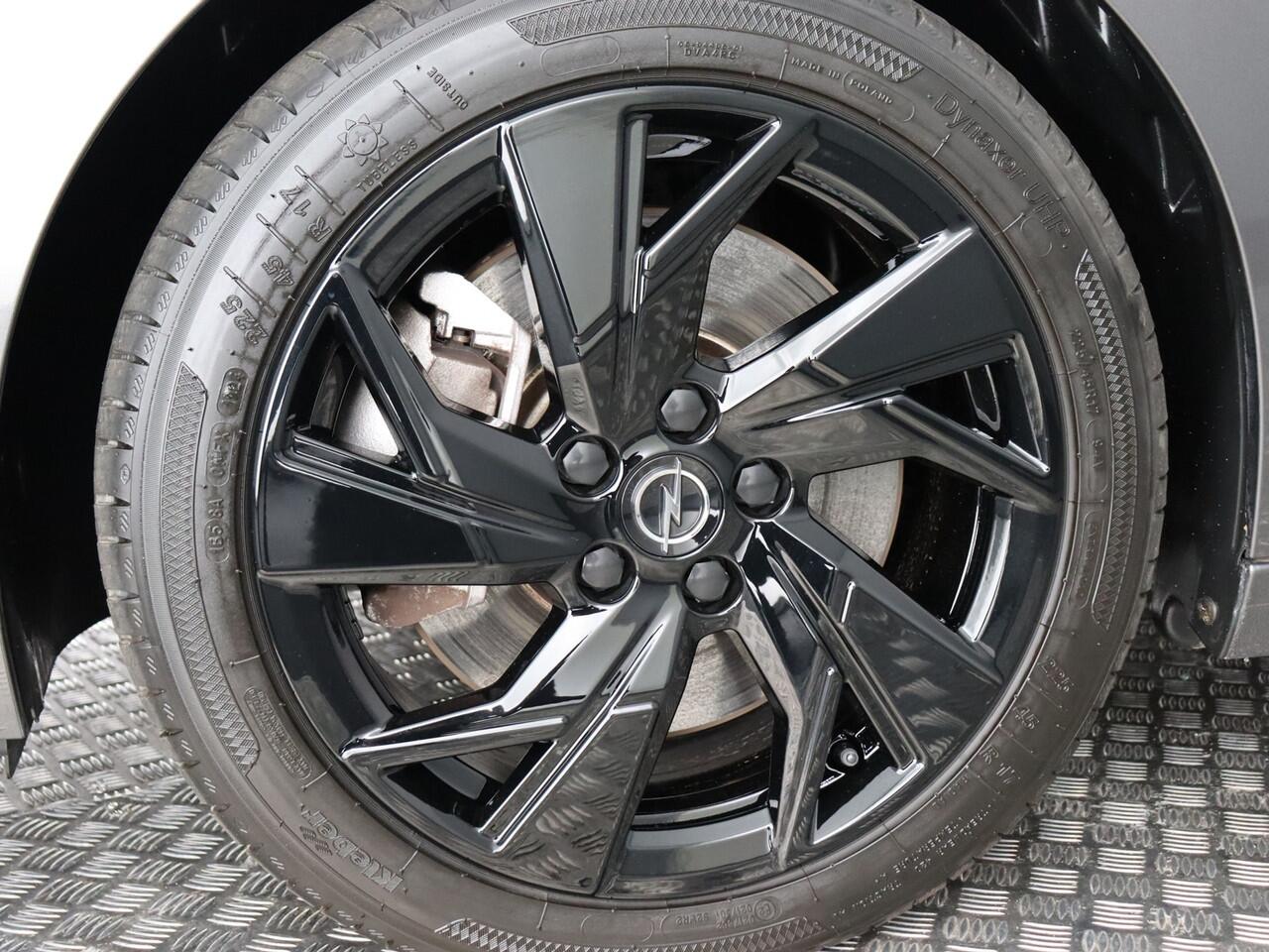 Opel ASTRA 1.6 Turbo Hybrid Level 4 Ultimate (Pano / Head-Up / AGR / ACC / Navi)