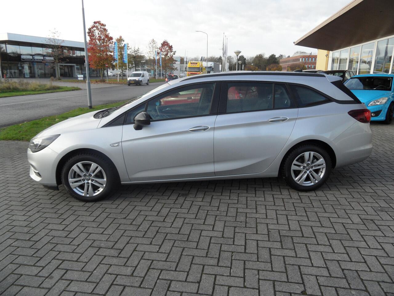 Opel ASTRA Sports Tourer 1.2 Edition