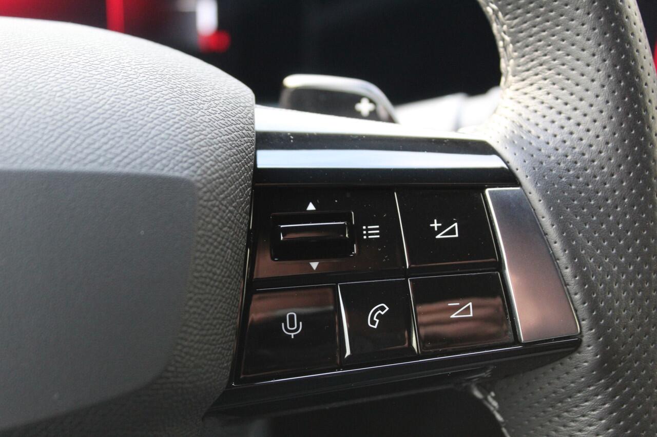 Opel ASTRA Sports Tourer 1.2 Turbo GS Line , 130 pk Automaat Climate control , Cruise control , Stoelverwarming , Bluetooth LED dag rijverlichting , AGR Stoel