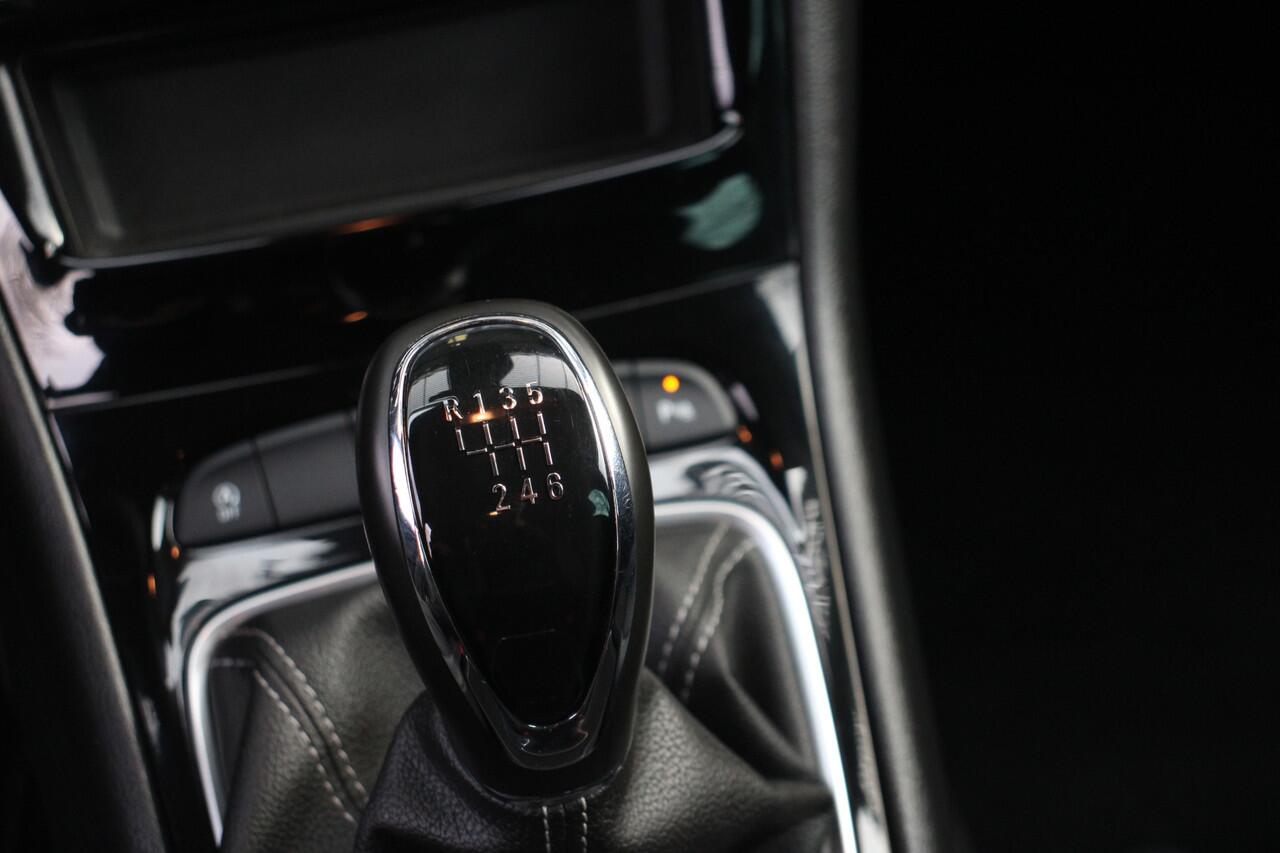 Opel ASTRA Sports Tourer 1.2 Design & Tech