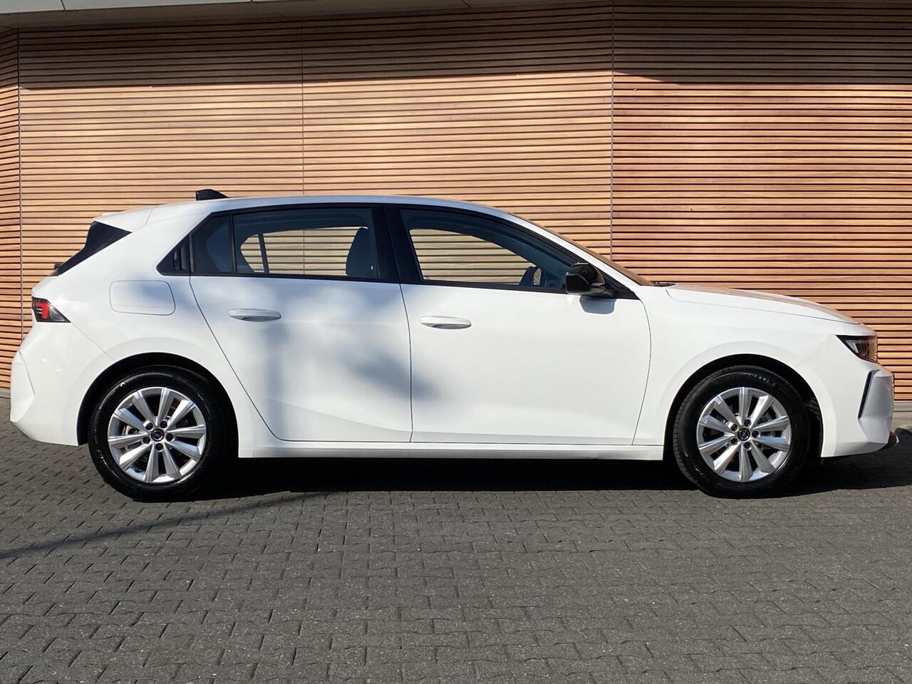 Opel ASTRA 1.2 Level 2 Navigatie / Keyless / Parkeerhulp v+a