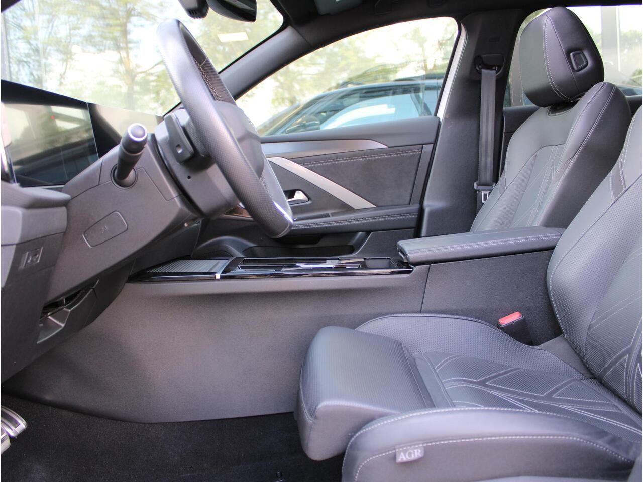 Opel ASTRA Sports Tourer 1.2 Turbo Ultimate | Navi / Panoramadak / Leder