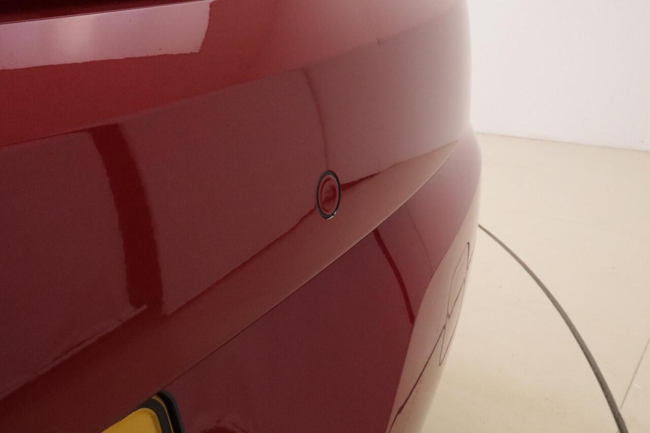 Opel ASTRA 1.2 Turbo 130pk Elegance | Navigatie | Camera | Climate control | Comfortstoelen | LED Matrixverlichting | Parkeersensoren | Lichtmetalen velgen | Lage KM-stand