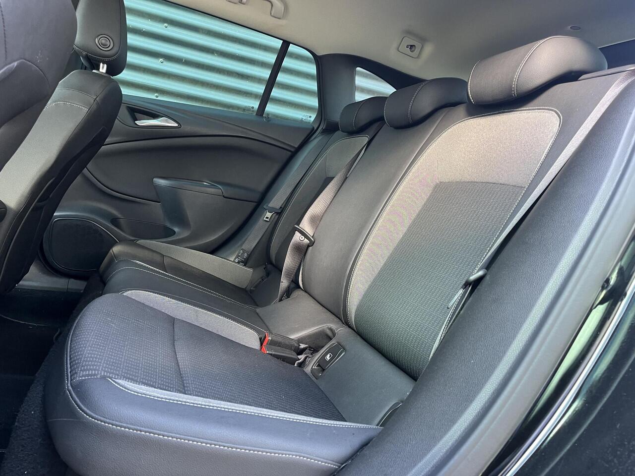 Opel ASTRA ST Business Elegance 1.2 Turbo 130pk | AGR-COMFORTSTOEL | NAVI PRO | CAMERA | FULL LED | ISOFIX |