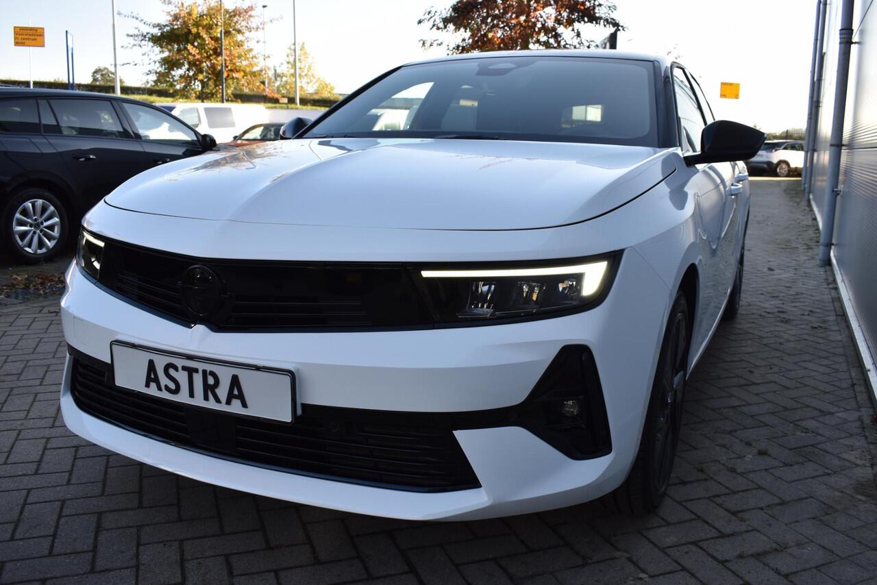 Opel ASTRA Electric 54 kWh GS ALCANTARA / NAVI / CAMERA