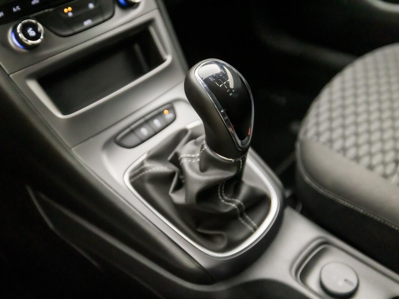 Opel ASTRA Sports Tourer 1.0 Turbo Sport (APPLE CARPLAY, GROOT NAVI, CLIMATE, SPORTSTOELEN, CRUISE, PARKEERSENSOREN, GETINT GLAS, LM VELGEN, NIEUWSTAAT)