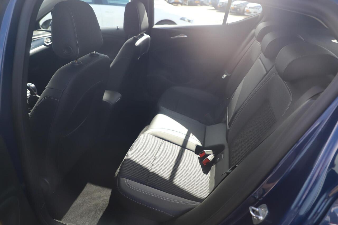 Opel ASTRA 1.2 Elegance 131PK 16 inch LMV Keyless Navigatie Carplay Android Achteruitrijcamera Clima Cruise Parkeersensor
