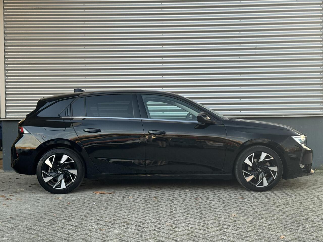 Opel ASTRA Elegance 1.2 Turbo 130pk | AGR-STOEL | KEYLESS | OPEL PURE PANEL | 180° CAMERA | DODEHOEK DETECTIE | ISOFIX | FULL LED |