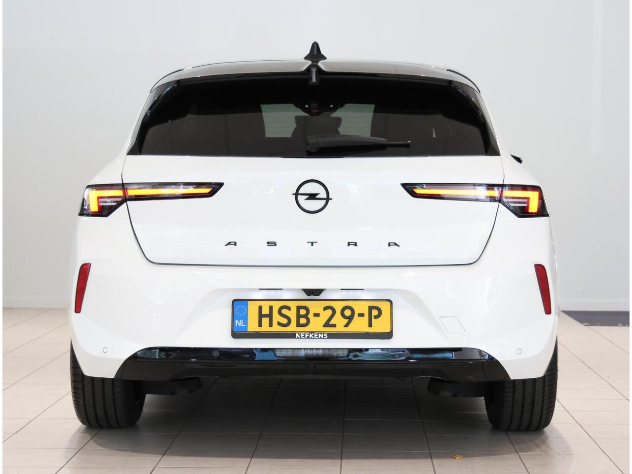 Opel ASTRA 1.2 GS 130PK Automaat | AppleCarPlay/AndroidAuto | Alcantara | 360°Camera | Keyless Entry&Start | Navigatie | Stoel/Stuur verwarmd | AGR Stoelen | Adaptive Cruise Control | Two-tone | Isofix | Privacy Glass |
