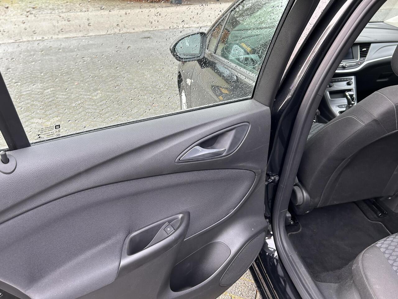 Opel ASTRA Sports Tourer 1.2 Edition