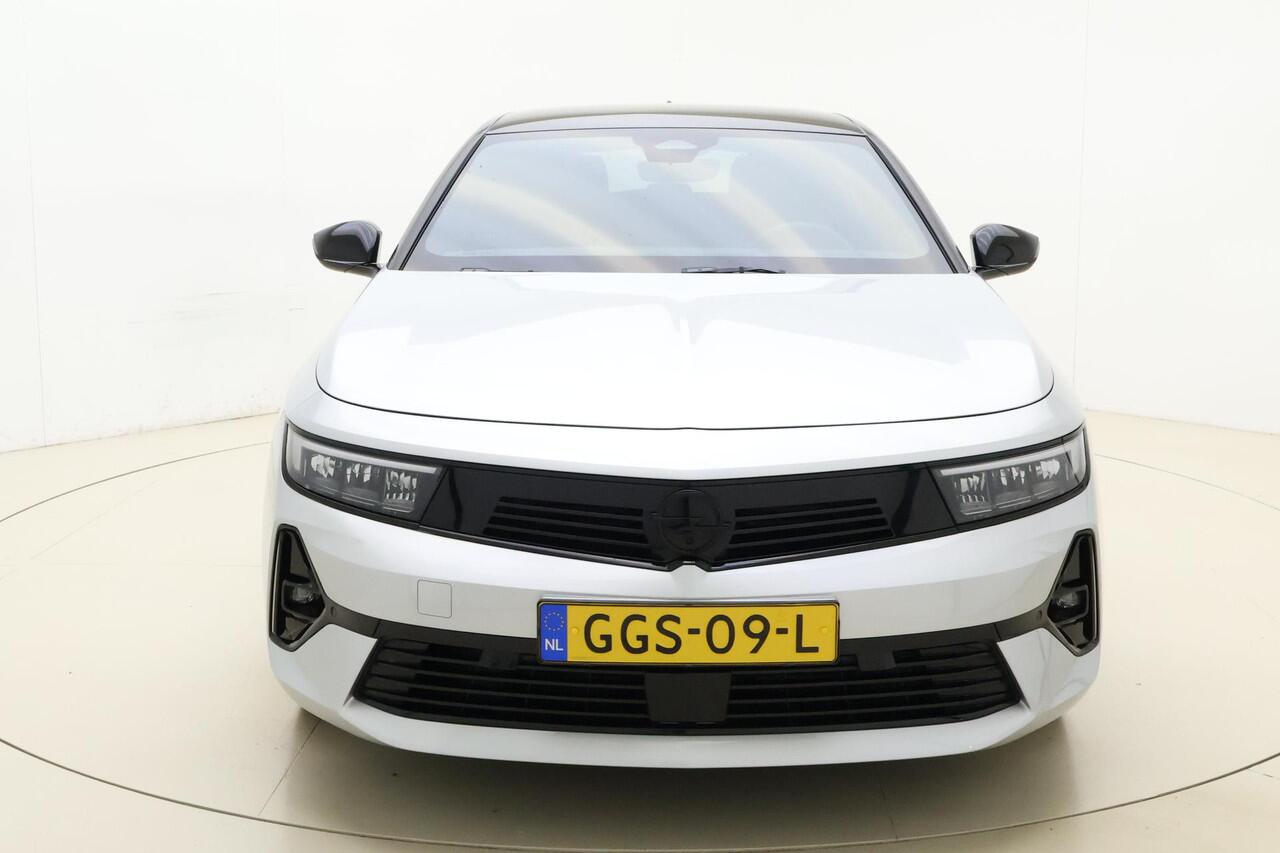 Opel ASTRA Sports Tourer 1.2 Turbo 145pk Hybrid GS | Navigatie | Stoel & Stuurverwarming | Keyless | Lichtmetalen velgen | Extra getint glas | Camera | Climate control | Zwart dak