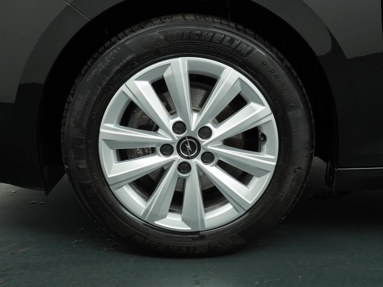 Opel ASTRA Sports Tourer 1.2 T Edition Camera / Navi / Clima / Stoelverwarming