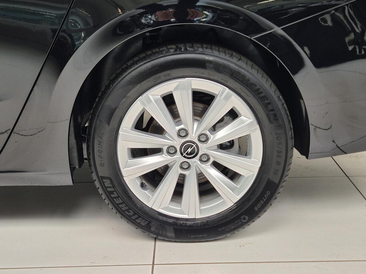 Opel ASTRA Sports Tourer 1.2 Turbo Business Edition