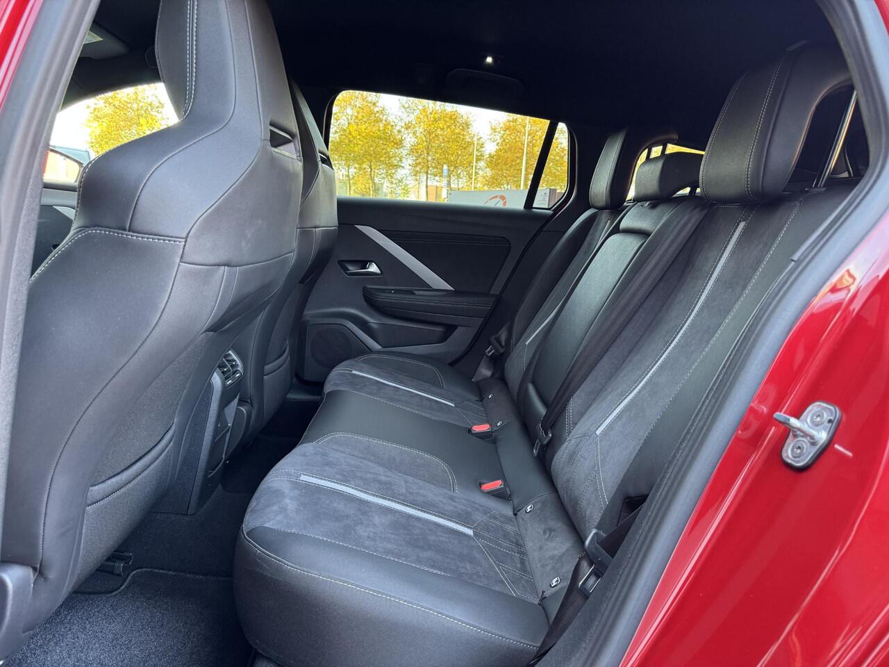 Opel ASTRA Sports Tourer 1.6 Turbo Plug In Hybrid GSe Afneembare Trekhaak, NL-Auto!