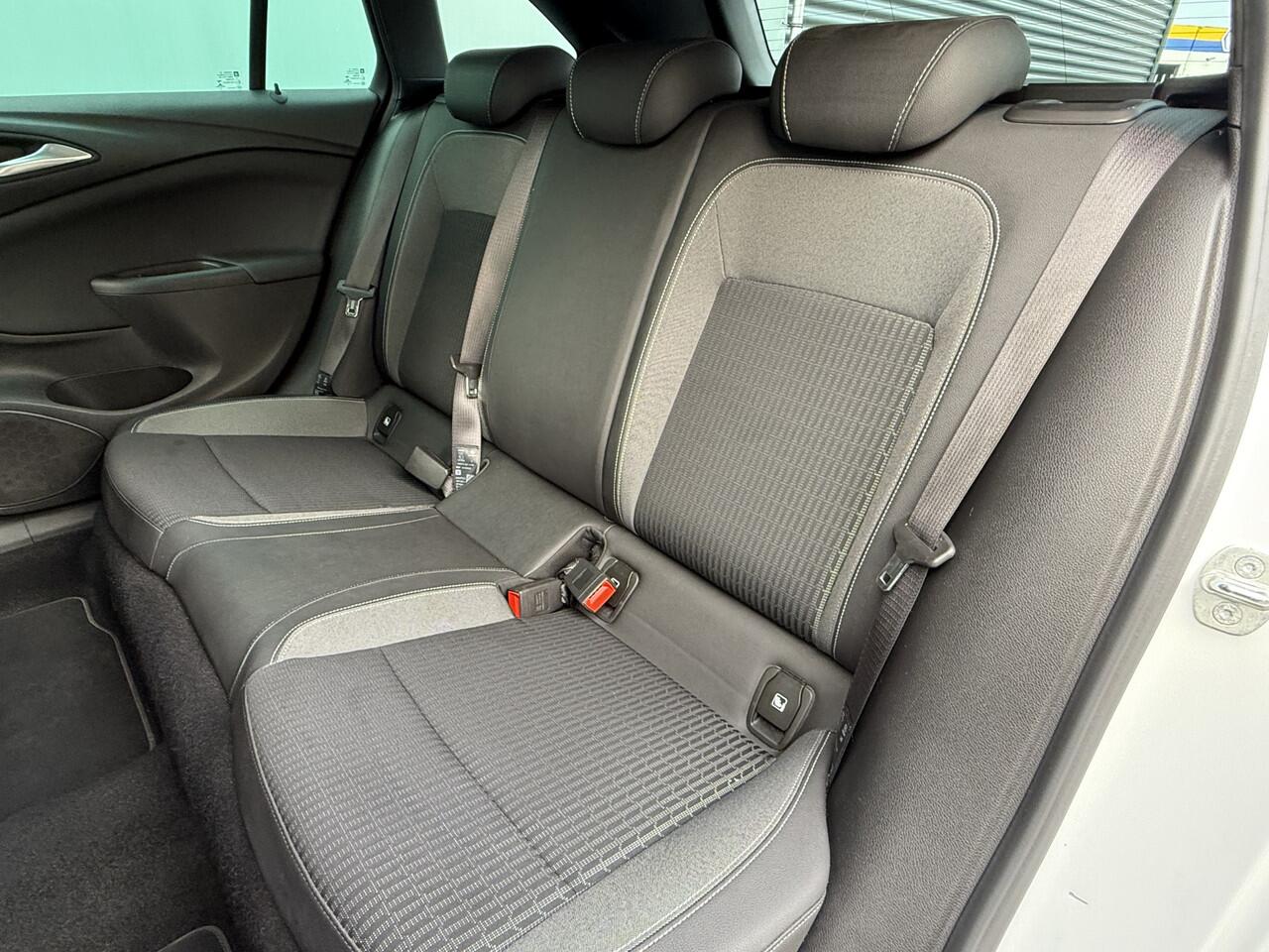 Opel ASTRA Sports Tourer BWJ 2021 | 1.2T 131PK Bus Elegance | NWE APK | CLIMA | LED | NAVI | CAMERA A | LEDER/STOF | SPORTSTOELEN | CRUISE | CARPLAY