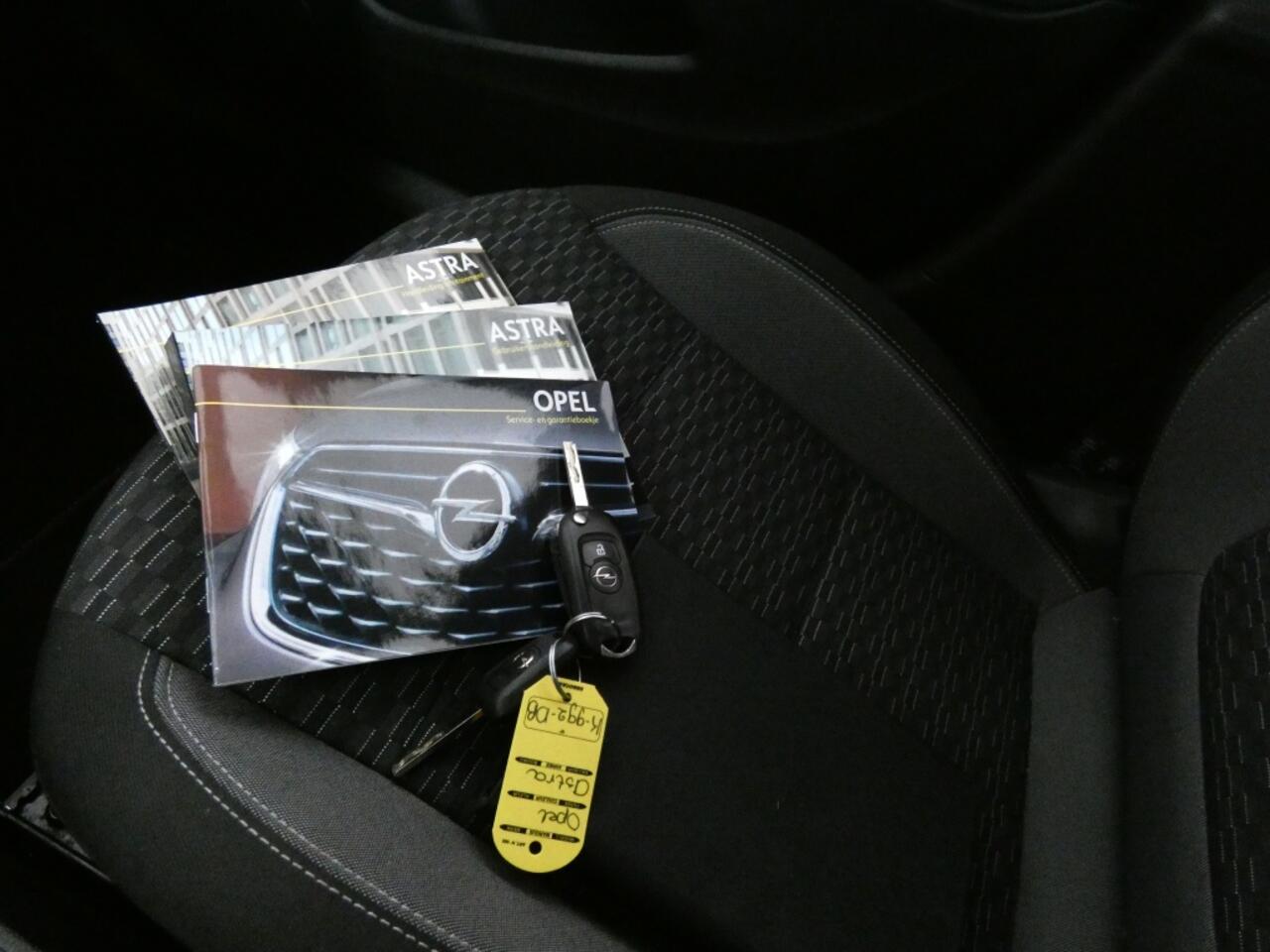 Opel ASTRA 1.2 Edition