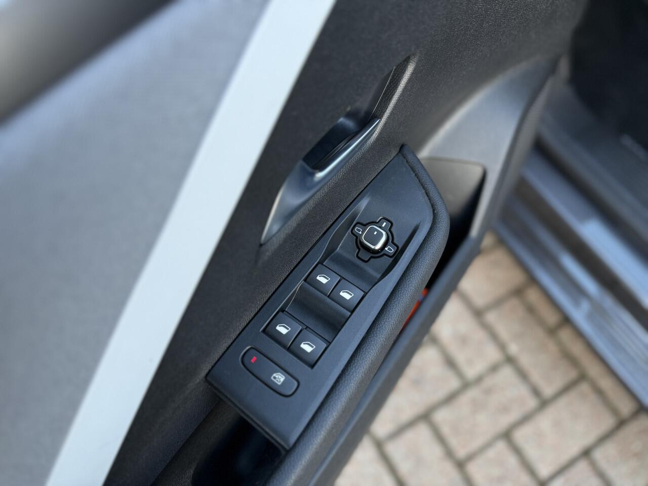 Opel ASTRA 1.2 Edition met 21.840km!! Als nieuw!! | PDC V+A | Navi | Led Koplampen | Cruise | Clima | LM Velgen | RIJKLAARPRIJS INCL 12 MAANDEN GARANTIE EN BEURT