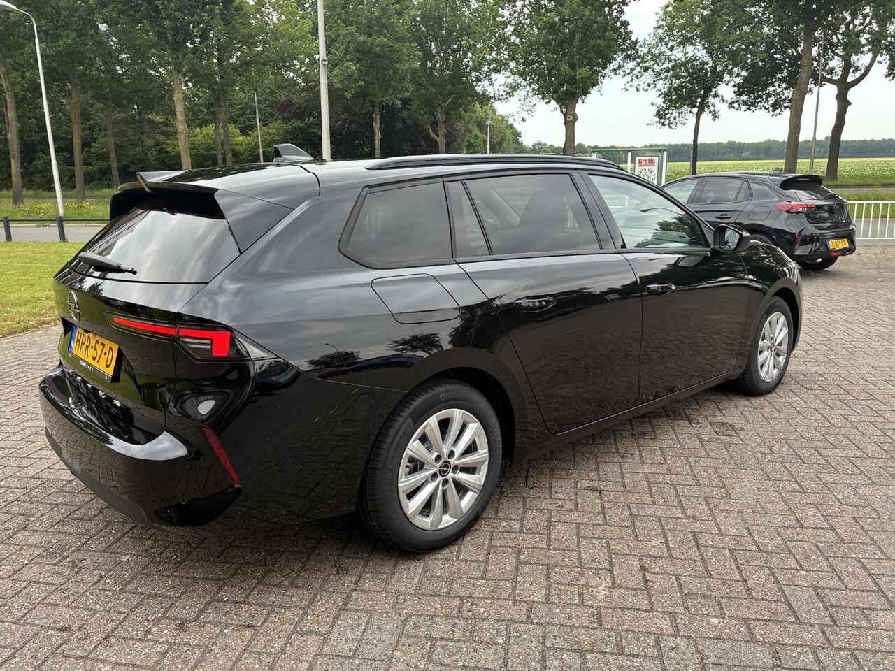 Opel ASTRA Sports Tourer 1.2 Turbo 110Pk Business Edition | Climate Control | Navigatie | Winterpakket | Camera | Parkeer sensoren | Draadloos Apple Carplay/Android Auto | LM Velgen