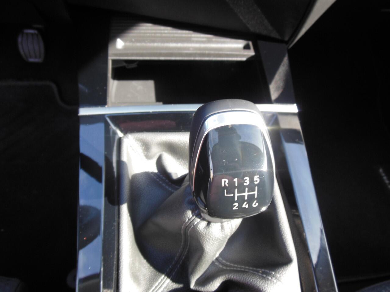 Opel ASTRA 1.2 Edition Staat in Hoogeveen