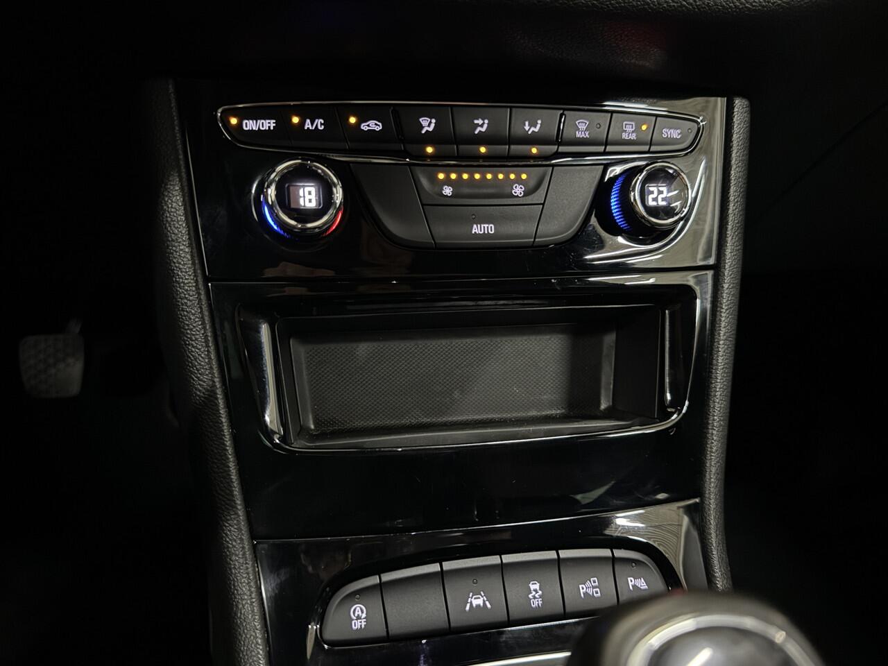 Opel ASTRA Sports Tourer 1.2 Design & Tech CAMERA CLIMA CARPLAY 17''