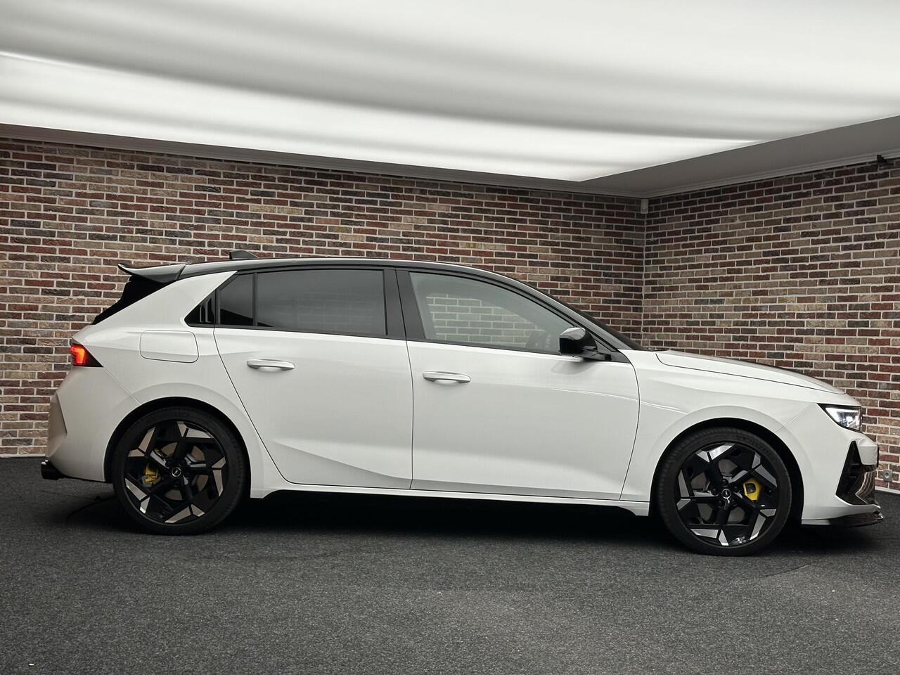 Opel ASTRA GSe 1.6 Turbo Plug In Hybrid | Sterrenhemel| Alcantara| Head-up| Memory|