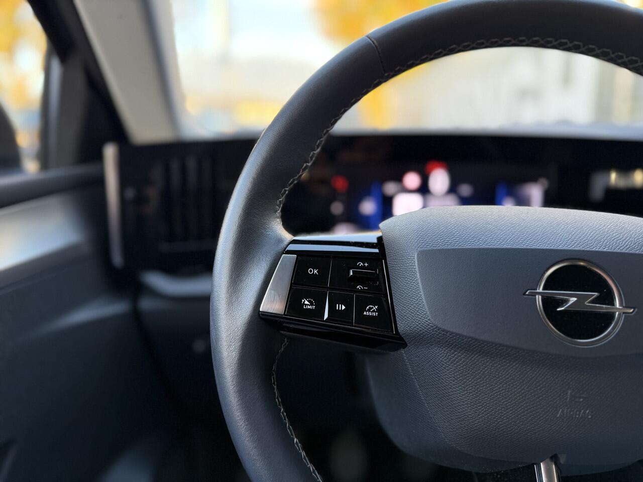 Opel ASTRA 1.2 Edition met 21.840km!! Als nieuw!! | PDC V+A | Navi | Led Koplampen | Cruise | Clima | LM Velgen | RIJKLAARPRIJS INCL 12 MAANDEN GARANTIE EN BEURT