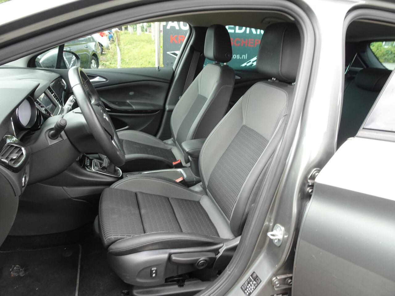 Opel ASTRA 1.2 5-Drs Elegance