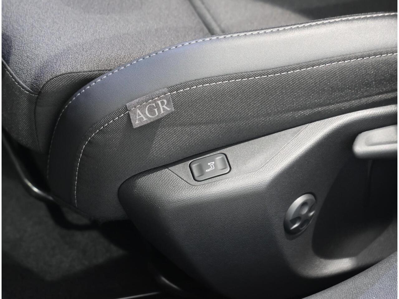 Opel ASTRA 1.2 GS 130PK Automaat | AppleCarPlay/AndroidAuto | Alcantara | 360°Camera | Keyless Entry&Start | Navigatie | Stoel/Stuur verwarmd | AGR Stoelen | Adaptive Cruise Control | Two-tone | Isofix | Privacy Glass |